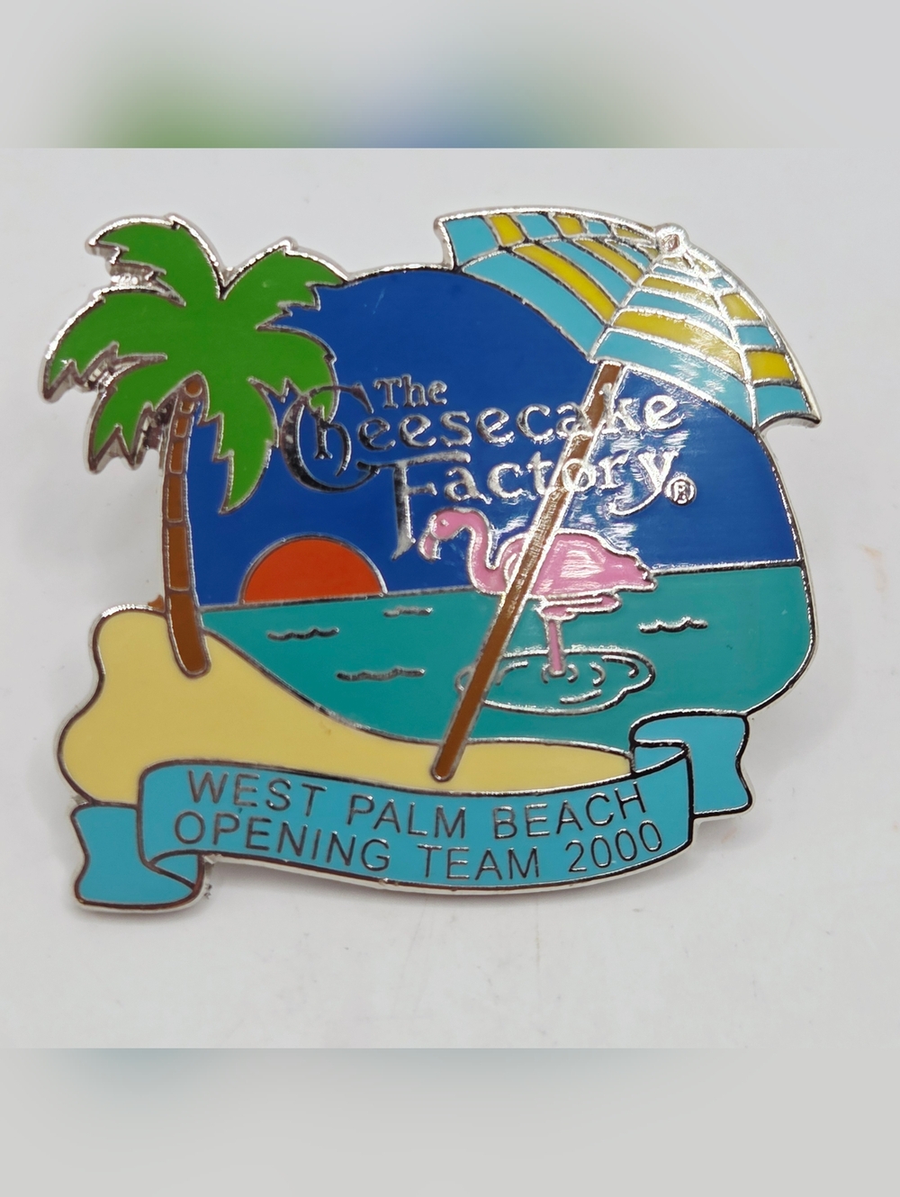 THE CHEESECAKE FACTORY PIN WEST PALM BEACH GRAND OPENING 2000 PINK FLAMINGO